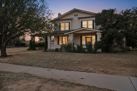 2001 N Main Street Tahoka TX 79373