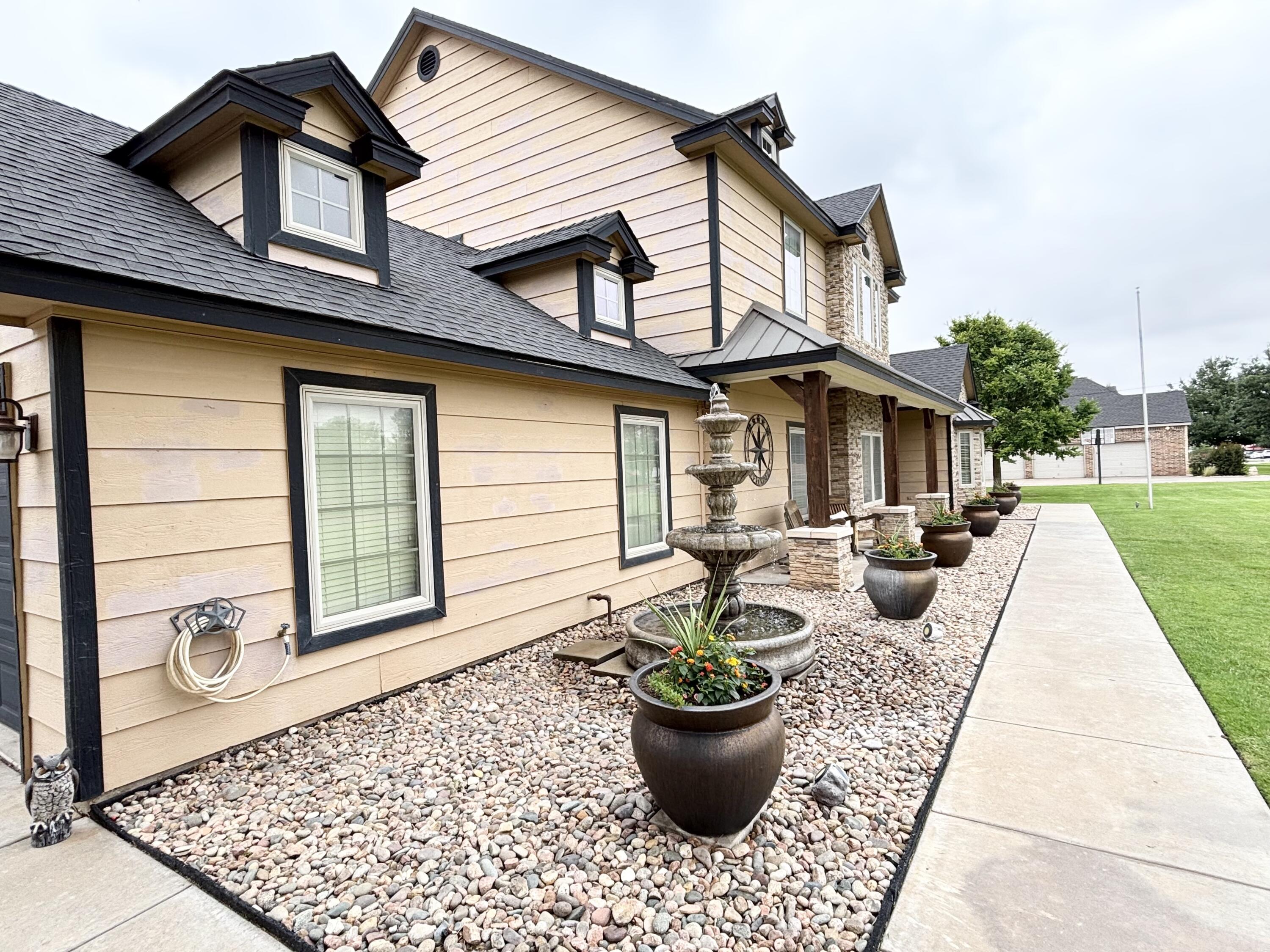 201 Avenue N