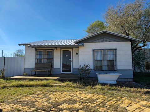 A home in Crosbyton