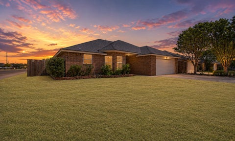 Photo of 6728 6th Street, Lubbock, TX 79416 (MLS # 202614728)
