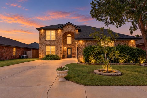 Photo of 606 N 8th Street, Wolfforth, TX 79382 (MLS # 202613337)