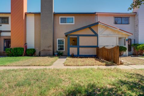 Photo of 8633 Knoxville Drive, Lubbock, TX 79423 (MLS # 202607557)