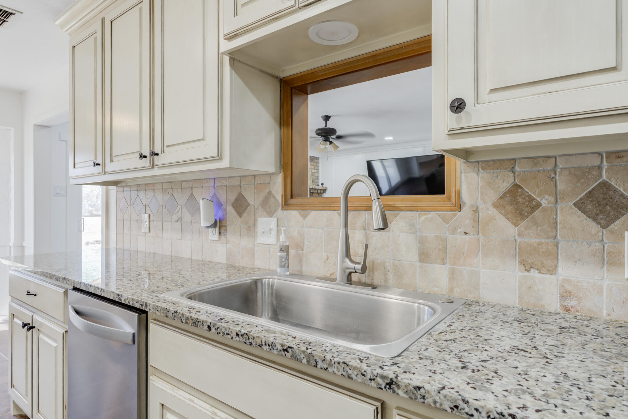 Lubbock, Texas 79415, United States, 4 Bedrooms Bedrooms, ,2 BathroomsBathrooms,Residential,Active,7714