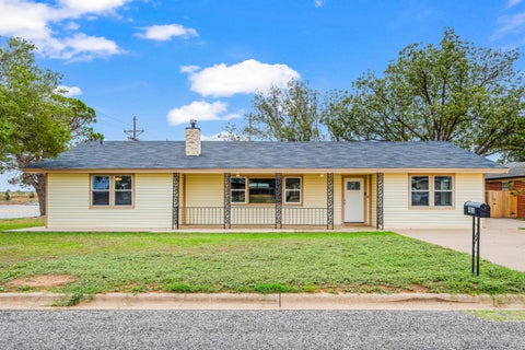 Photo of 403 6th Street, Wolfforth, TX 79382 (MLS # 202613753)
