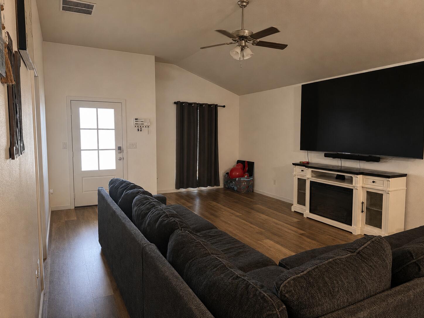 13314 Vernon Avenue - Photo 4