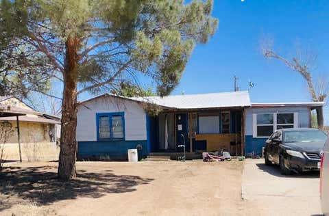 Photo of 1508 Houston Avenue, Wilson, TX 79381 (MLS # 202610822)