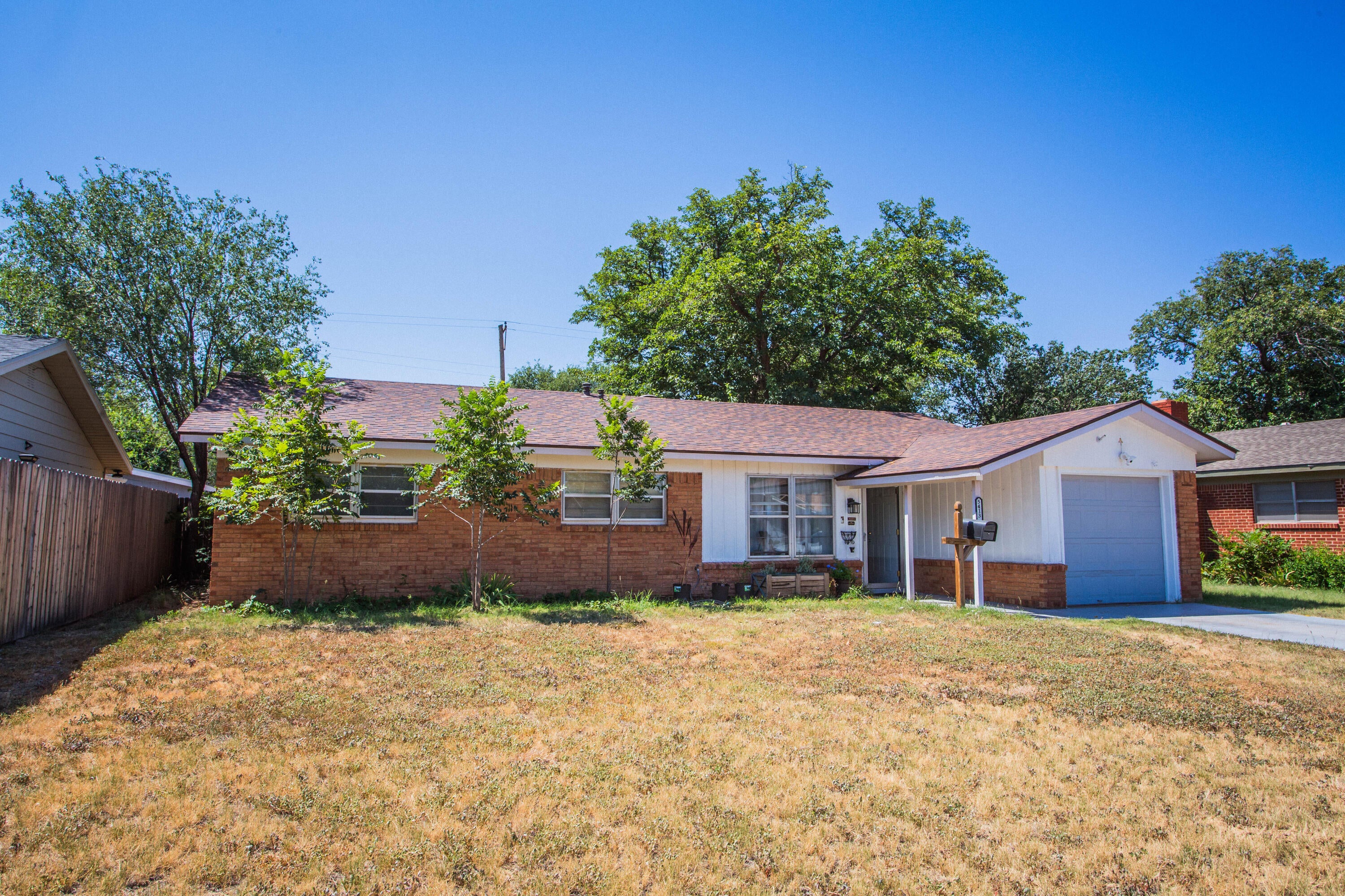 5413 42nd Street - Photo 4