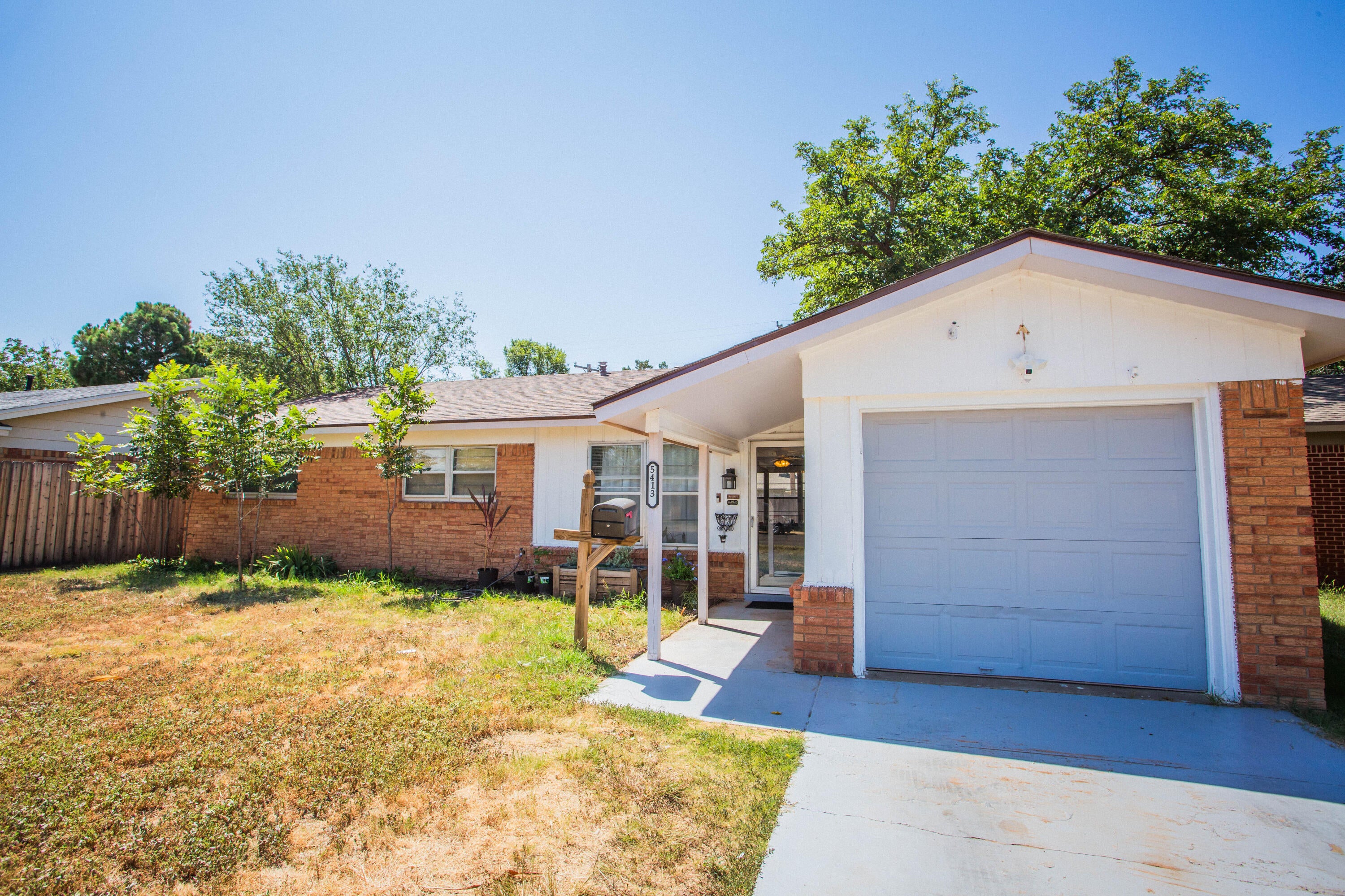 5413 42nd Street - Photo 2