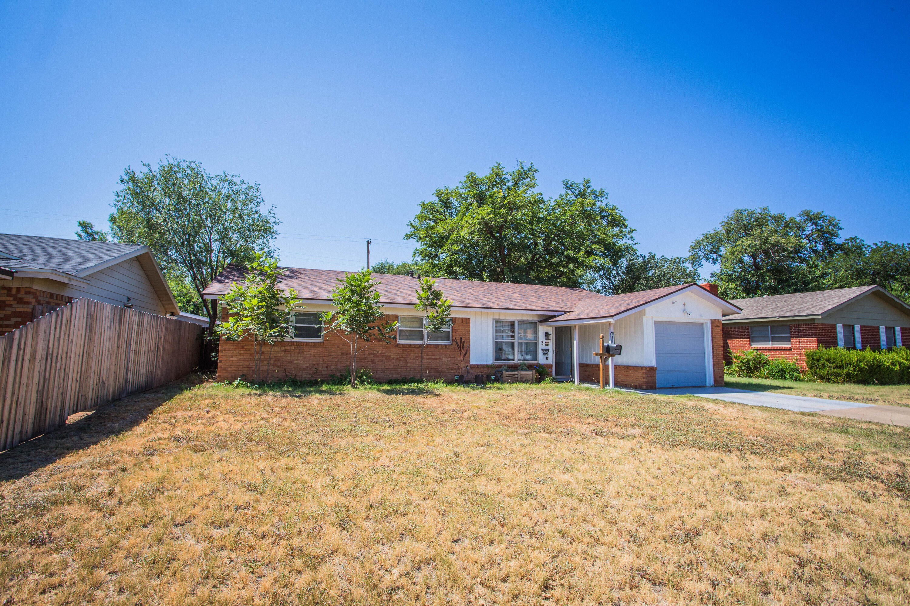 5413 42nd Street - Photo 3