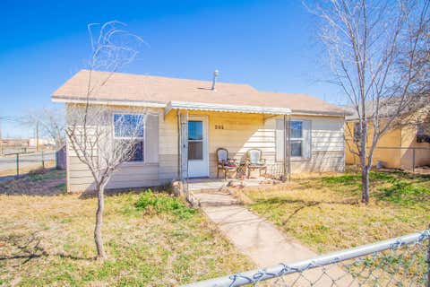 Photo of 201 Temple Avenue, Lubbock, TX 79415 (MLS # 202611752)