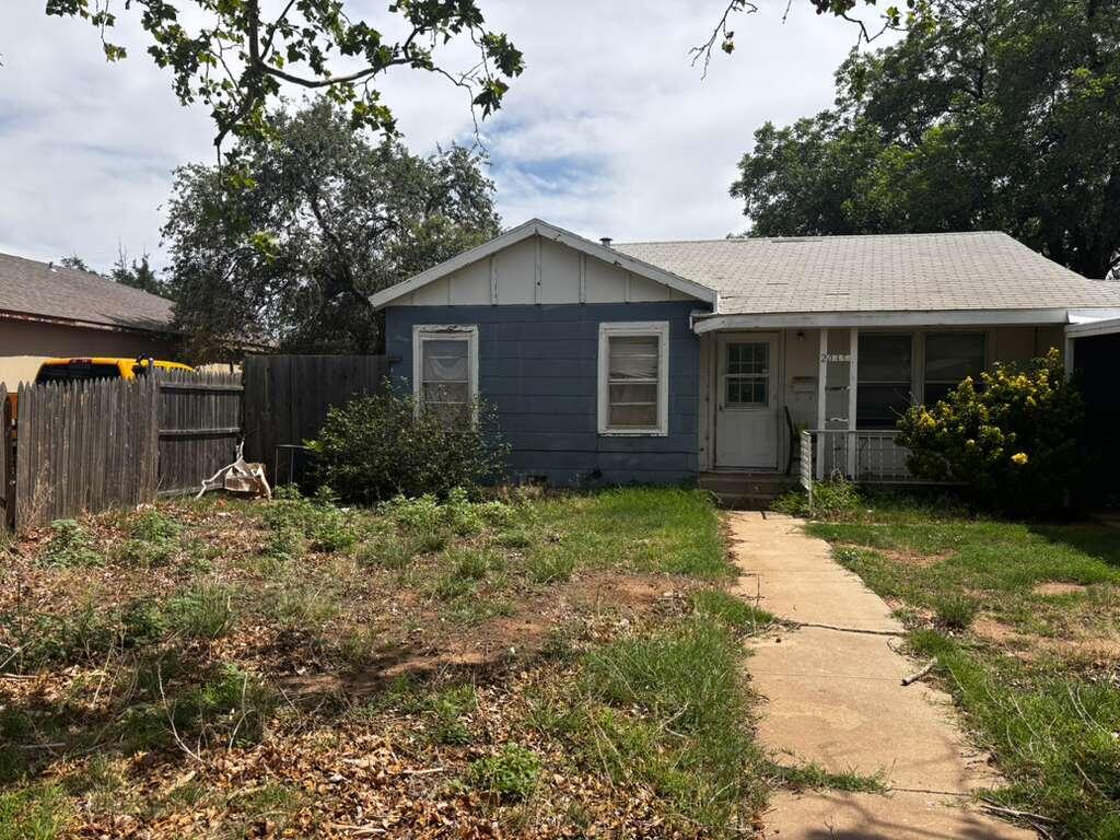 2035 62nd Street - Photo 2