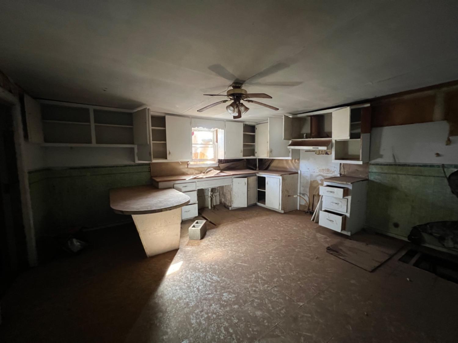 Tahoka, Texas 79373, United States, 2 Bedrooms Bedrooms, ,1 BathroomBathrooms,Residential,Active,64281