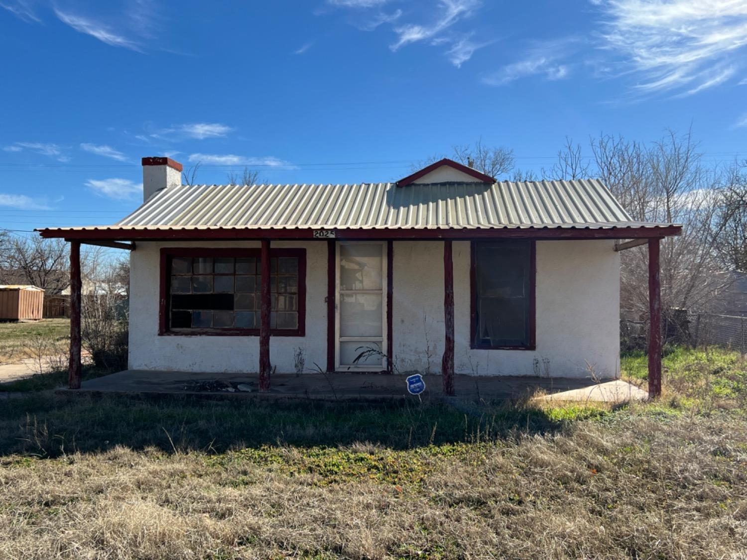 Tahoka, Texas 79373, United States, 2 Bedrooms Bedrooms, ,1 BathroomBathrooms,Residential,Active,64281