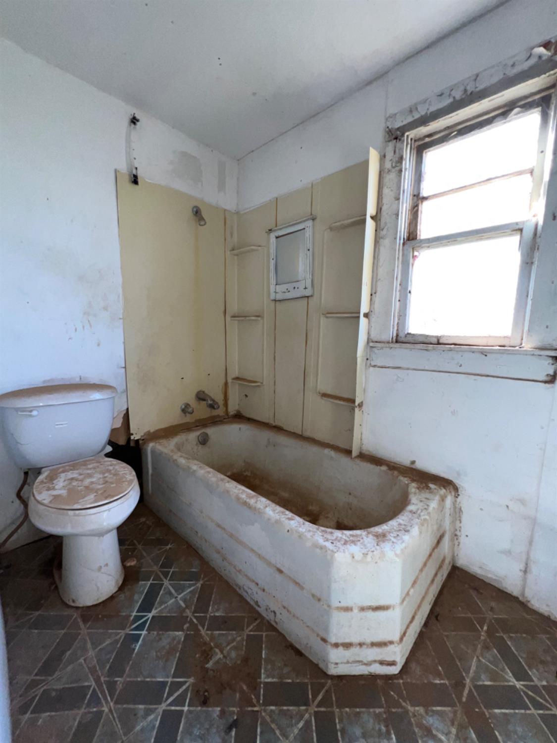 Tahoka, Texas 79373, United States, 2 Bedrooms Bedrooms, ,1 BathroomBathrooms,Residential,Active,64281