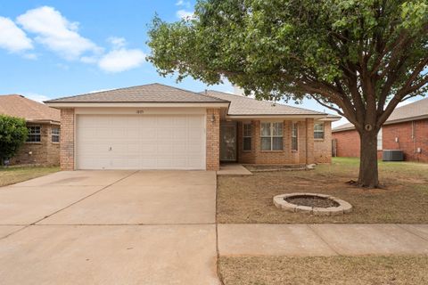 Photo of 1805 75th Street, Lubbock, TX 79423 (MLS # 202605851)