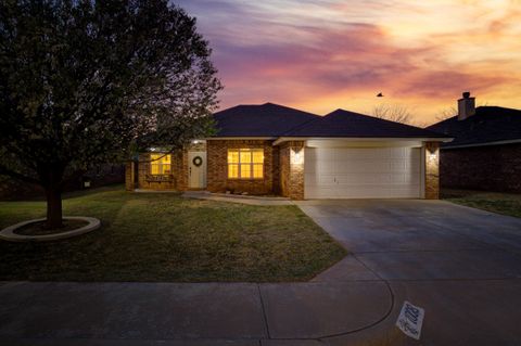 Photo of 1008 Primrose Avenue, Lubbock, TX 79416 (MLS # 202605857)