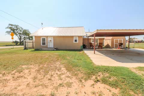 Photo of 101 Wood Avenue, Amherst, TX 79312 (MLS # 202609508)