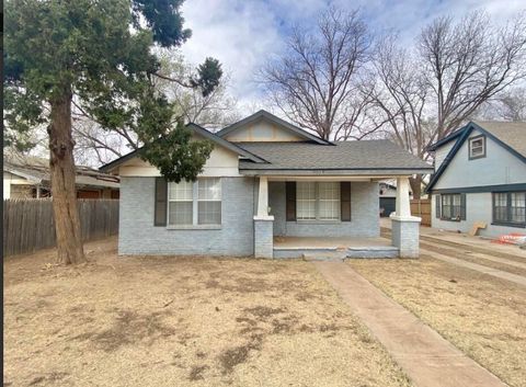 Photo of 2114 27th Street, Lubbock, TX 79411 (MLS # 202605745)