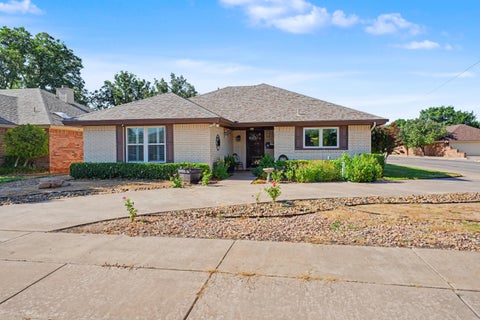 Photo of 5021 58th Street, Lubbock, TX 79414 (MLS # 202609109)