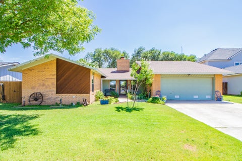 Photo of 17 Parklane Drive, Ransom Canyon, TX 79366 (MLS # 202613420)