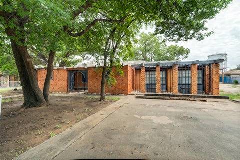 Photo of 2213 33rd Street, Lubbock, TX 79411 (MLS # 202613809)