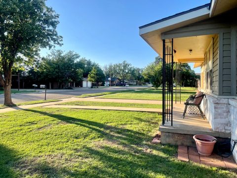 A home in Crosbyton