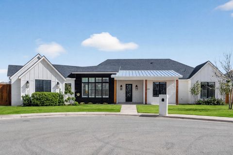 Photo of 10101 Saratoga Avenue, Lubbock, TX 79424 (MLS # 202605812)