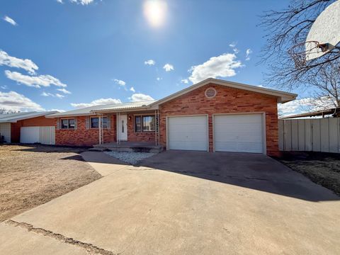 Photo of 505 17th Street, Seagraves, TX 79359 (MLS # 202603473)