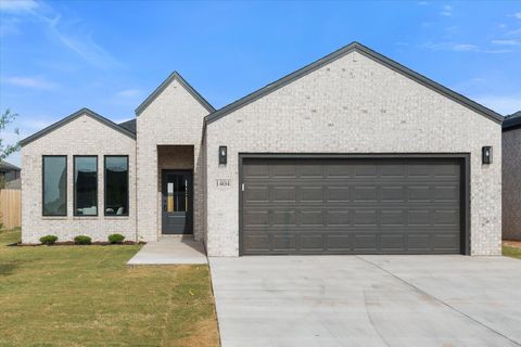 Photo of 1404 Farmhouse Avenue, Wolfforth, TX 79382 (MLS # 202605513)