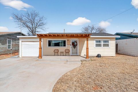 Photo of 513 E Park Lane, Brownfield, TX 79316 (MLS # 202606615)