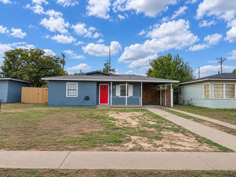 Photo of 4804 Detroit Avenue, Lubbock, TX 79413 (MLS # 202613630)