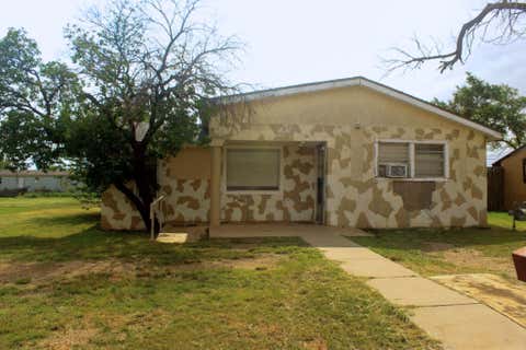Photo of 1340 S 7th Street, Slaton, TX 79364 (MLS # 202608940)