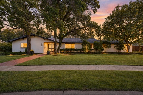 Photo of 4609 10th Street, Lubbock, TX 79416 (MLS # 202613963)