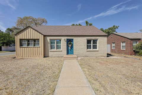 Photo of 1724 28th Street, Lubbock, TX 79411 (MLS # 202611758)