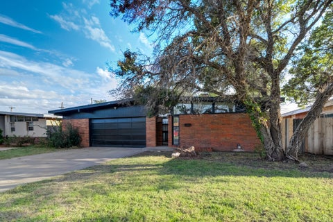 Photo of 2105 57th Street, Lubbock, TX 79412 (MLS # 202614206)