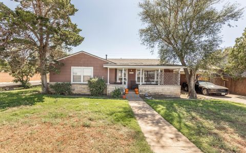 Photo of 1101 65th Street, Lubbock, TX 79412 (MLS # 202603595)