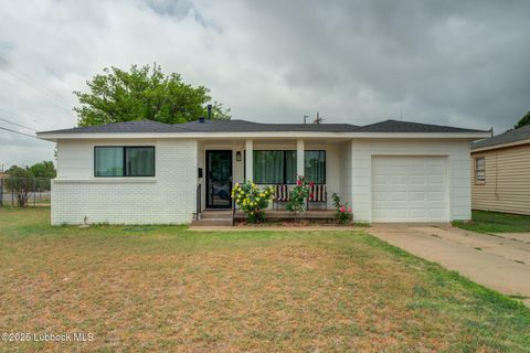 Photo of 2001 65th Street, Lubbock, TX 79412 (MLS # 202608612)
