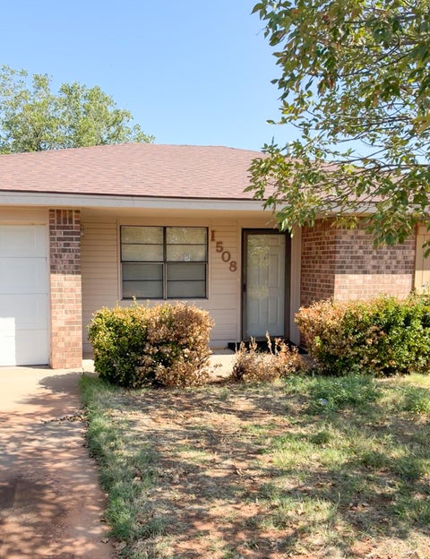Photo of 1508 Avenue K, Childress, TX 79201 (MLS # 202613460)