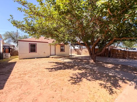 Photo of 3207 Amherst Street, Lubbock, TX 79415 (MLS # 202606952)