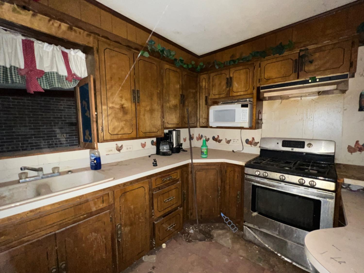 Lorenzo, Texas 79343, United States, 2 Bedrooms Bedrooms, ,2 BathroomsBathrooms,Residential,Contingent,64143