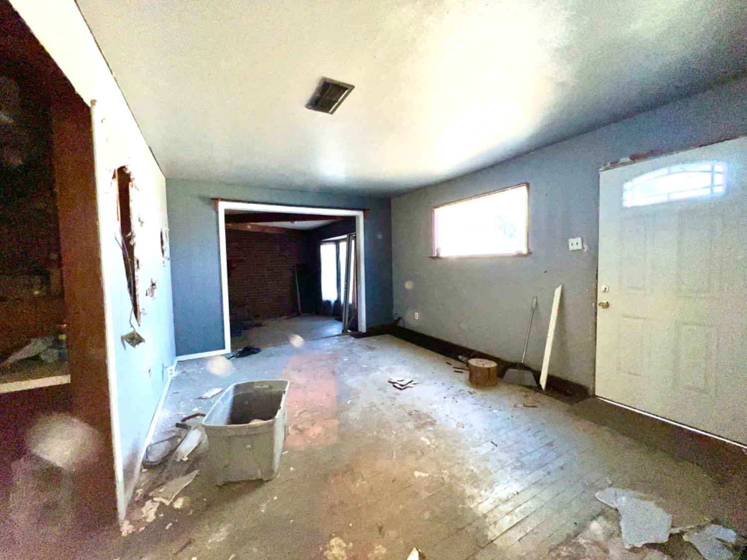 Lorenzo, Texas 79343, United States, 2 Bedrooms Bedrooms, ,2 BathroomsBathrooms,Residential,Contingent,64143