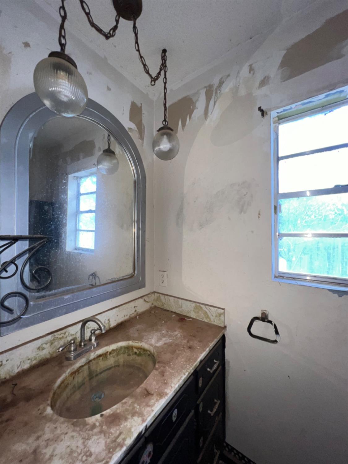 Lorenzo, Texas 79343, United States, 2 Bedrooms Bedrooms, ,2 BathroomsBathrooms,Residential,Contingent,64143