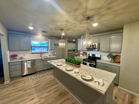 Photo of 106 N 22nd Place, Lamesa, TX 79331 (MLS # 202603330)