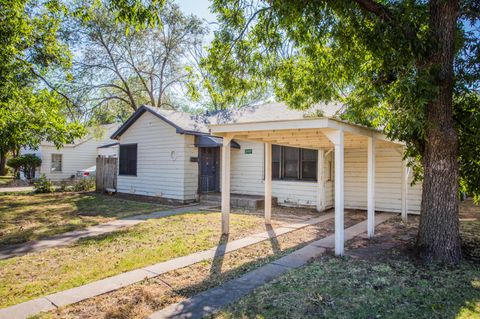 Photo of 2117 30th Street, Lubbock, TX 79411 (MLS # 202603006)