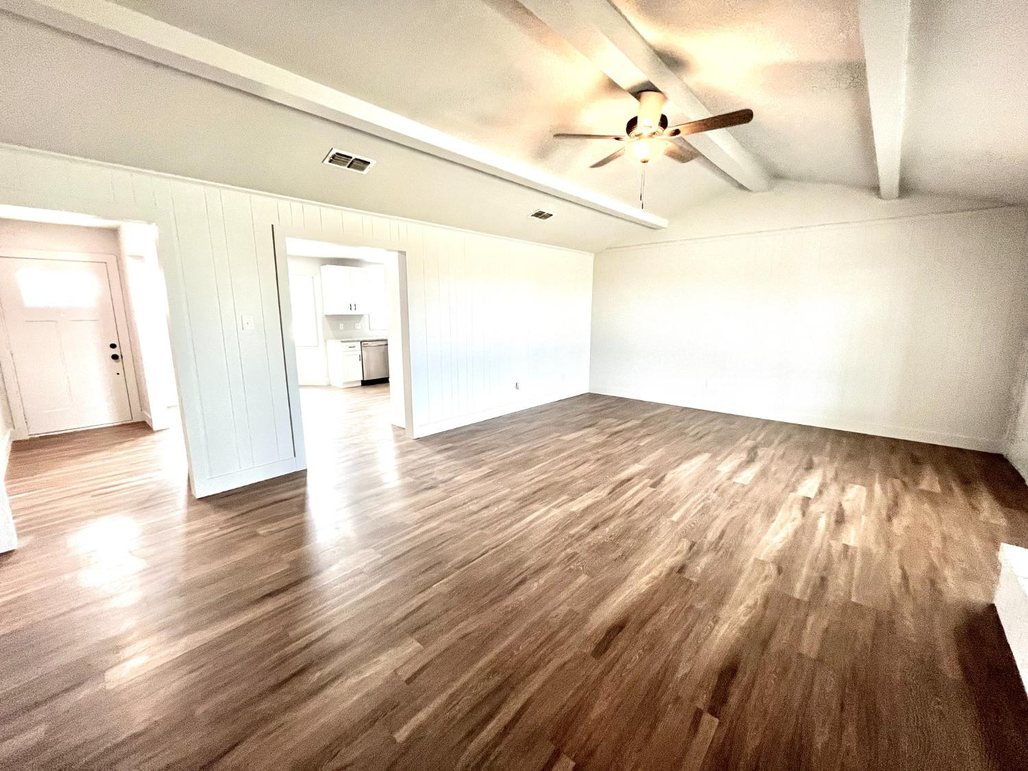923 W 6th Street