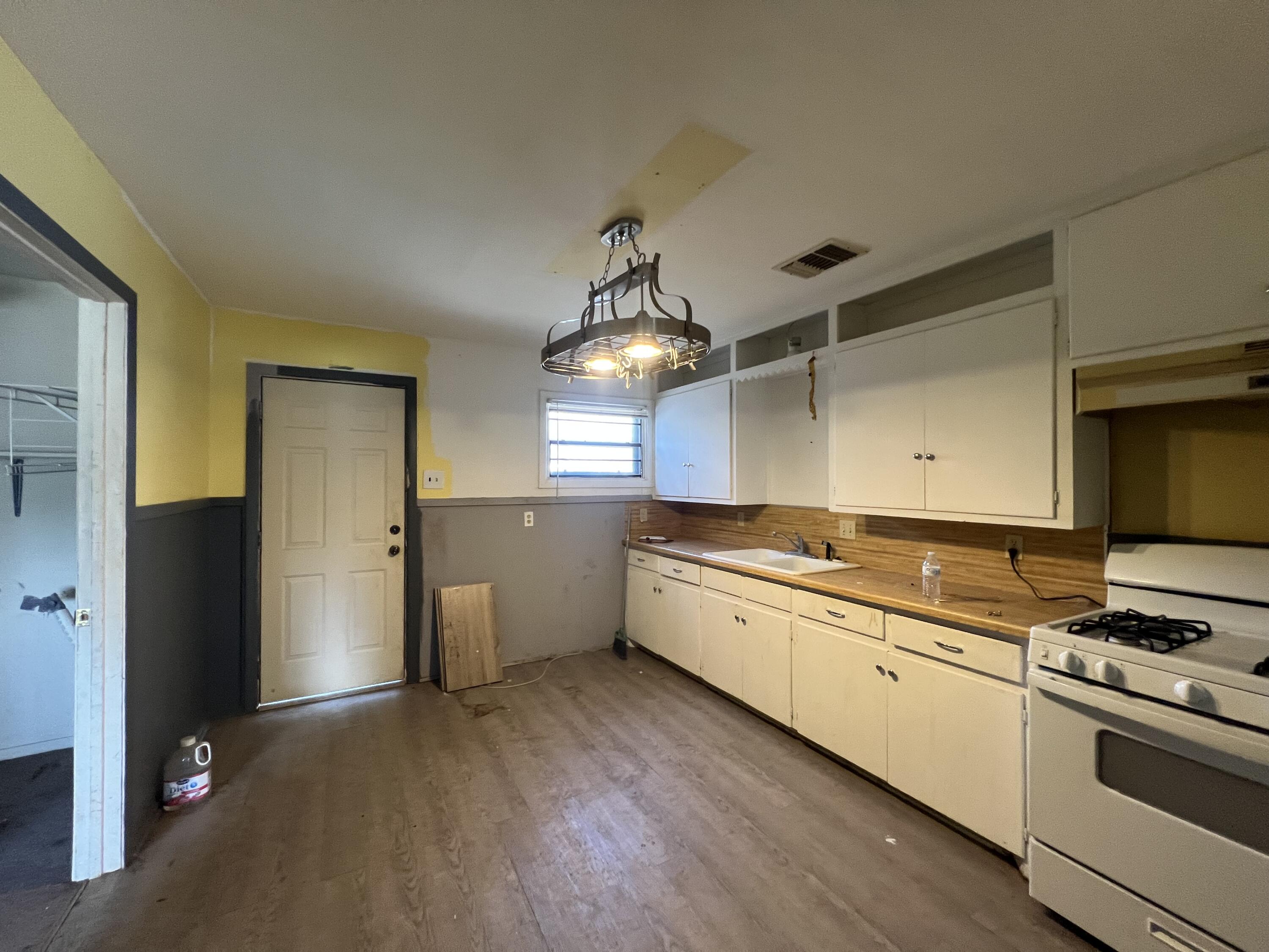 Lubbock, Texas 79414, United States, 3 Bedrooms Bedrooms, ,1 BathroomBathrooms,Residential,Active,103097