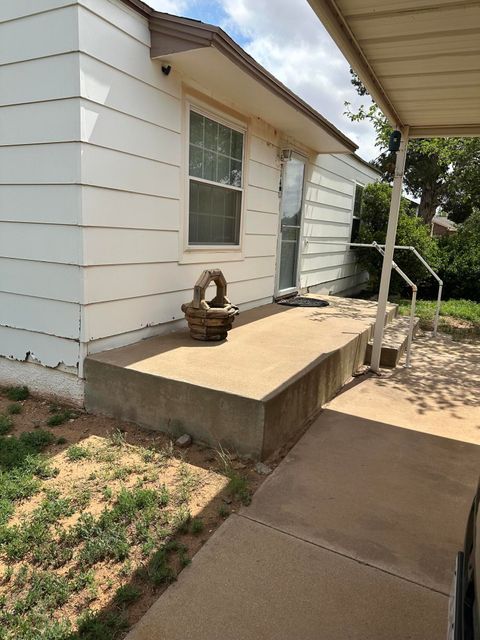 Photo of 2914 1st Street, Lubbock, TX 79415 (MLS # 202609308)