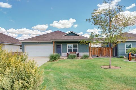 A home in Slaton