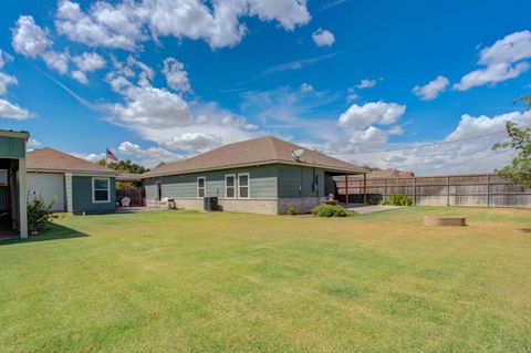 A home in Slaton