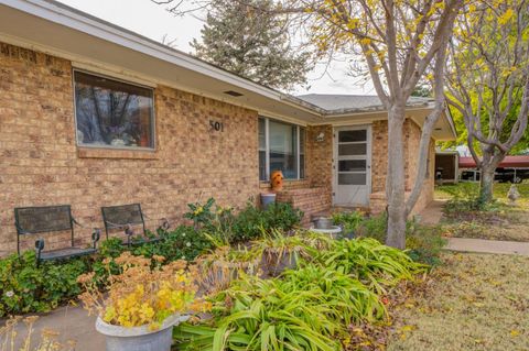 A home in Hale Center